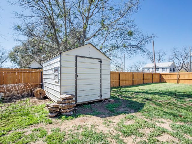 206 N 8th Street, Santa Anna, TX 76878