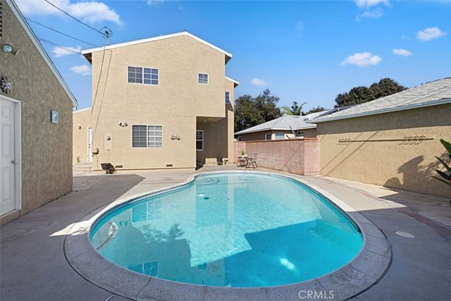 6008 Village Road, Lakewood, CA 90713