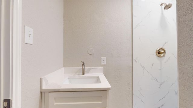 2818 N Red Birch Circle, Houston, TX 77038
