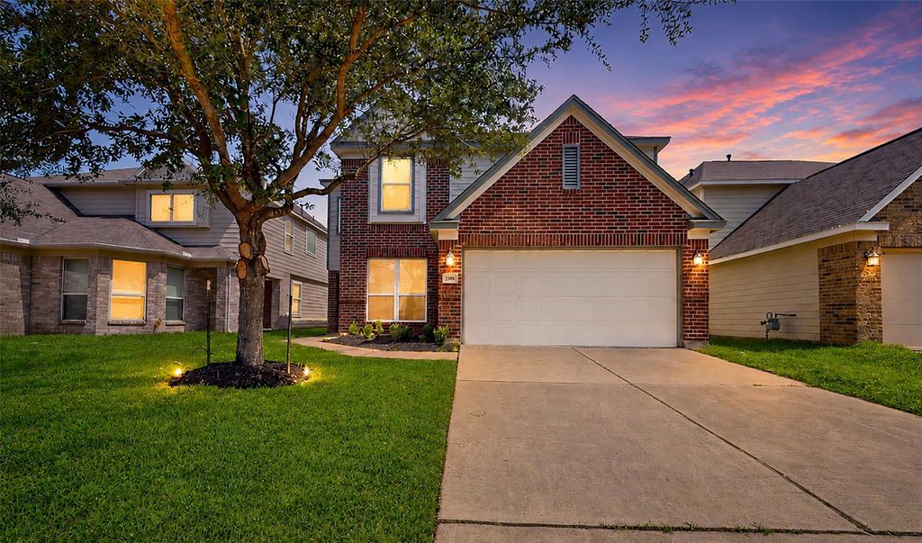 2818 N Red Birch Circle, Houston, TX 77038