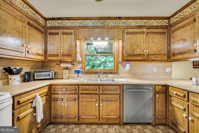 465 Minish Lake Road, Commerce, GA 30529