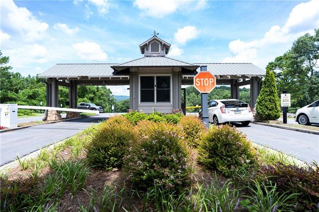 176 Cherokee Drive S, Waleska, GA 30183