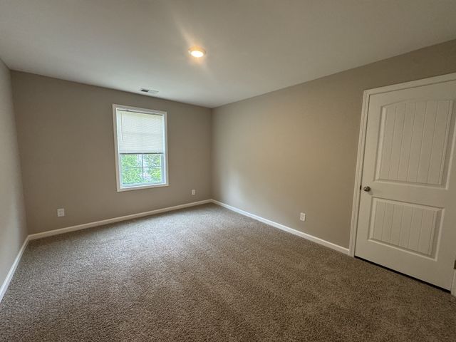 211 Mountaindale Dr, Smyrna, TN 37167