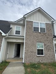 211 Mountaindale Dr, Smyrna, TN 37167