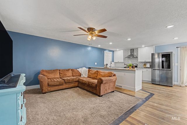 1023 Lupine Pl, Nampa, ID 83686