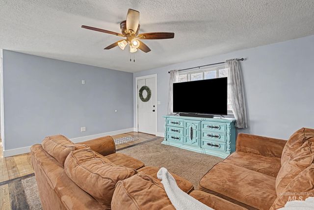 1023 Lupine Pl, Nampa, ID 83686