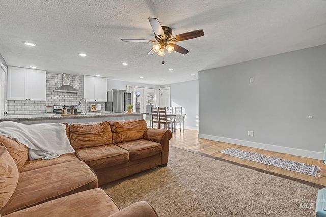 1023 Lupine Pl, Nampa, ID 83686