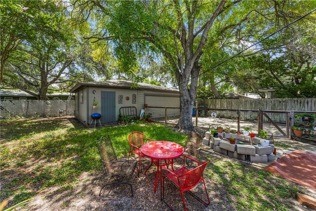 4009 Pope Dr, Corpus Christi, TX 78411