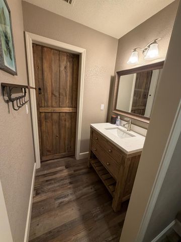 1023 Camphor St, Manteca, CA 95337