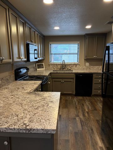 1023 Camphor St, Manteca, CA 95337