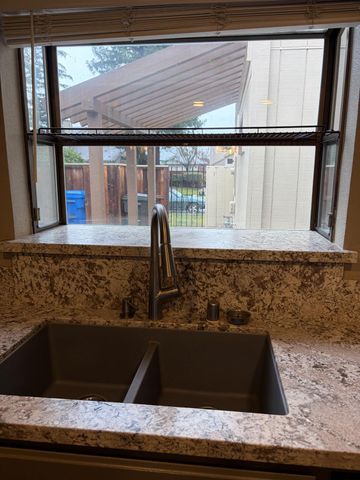 1023 Camphor St, Manteca, CA 95337