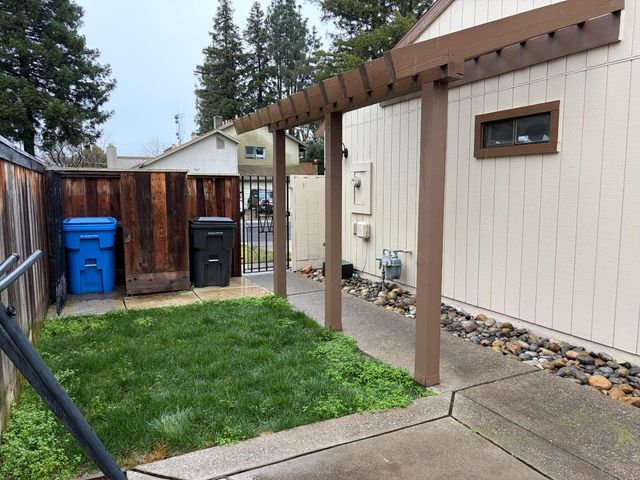 1023 Camphor St, Manteca, CA 95337