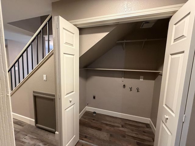 1023 Camphor St, Manteca, CA 95337