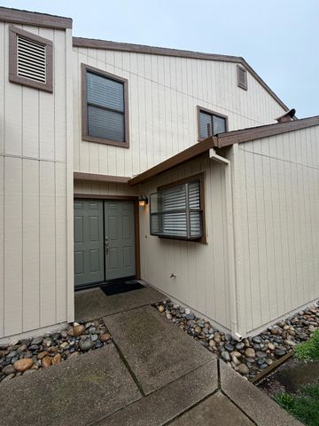 1023 Camphor St, Manteca, CA 95337