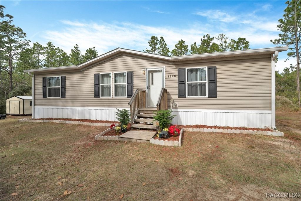 8570 N Meyer Square, Dunnellon, FL 34433