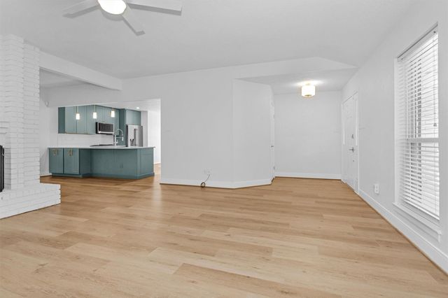 147 E Pathfinders Circle, The Woodlands, TX 77381