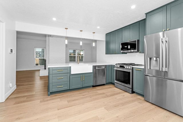 147 E Pathfinders Circle, The Woodlands, TX 77381