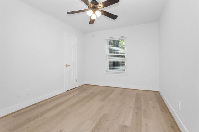 147 E Pathfinders Circle, The Woodlands, TX 77381
