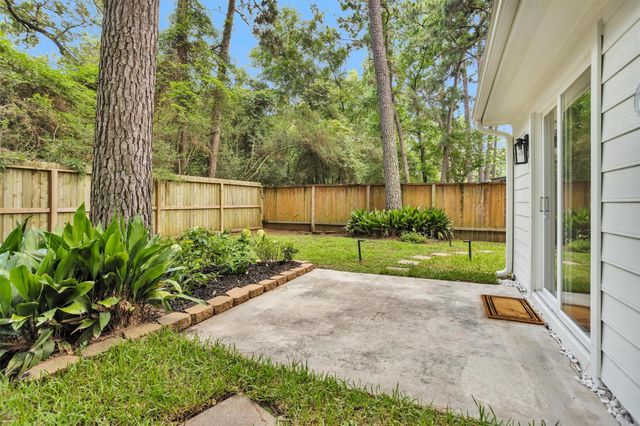 147 E Pathfinders Circle, The Woodlands, TX 77381