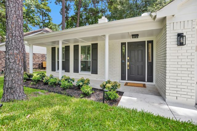 147 E Pathfinders Circle, The Woodlands, TX 77381