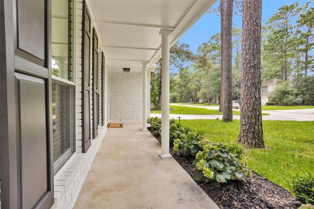 147 E Pathfinders Circle, The Woodlands, TX 77381