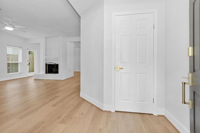 147 E Pathfinders Circle, The Woodlands, TX 77381