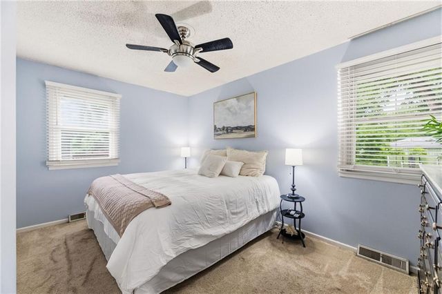 20009 E 13th Street, Independence, MO 64057