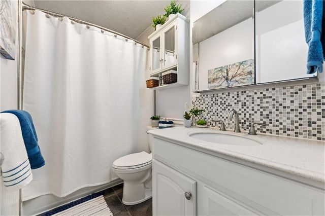 20009 E 13th Street, Independence, MO 64057