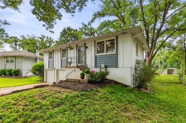 20009 E 13th Street, Independence, MO 64057