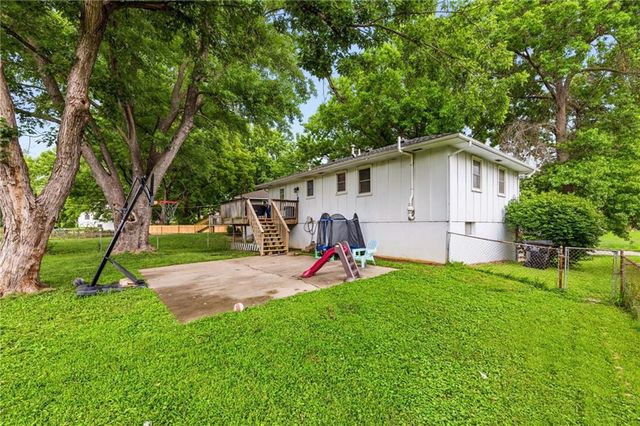 20009 E 13th Street, Independence, MO 64057