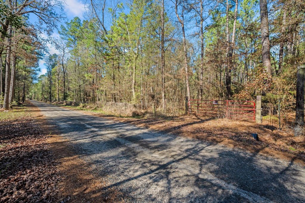 473 County Road 2125, Cleveland, TX 77327