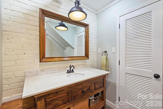 1136 Queens Road, Charlotte, NC 28207