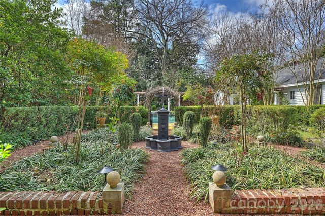 1136 Queens Road, Charlotte, NC 28207