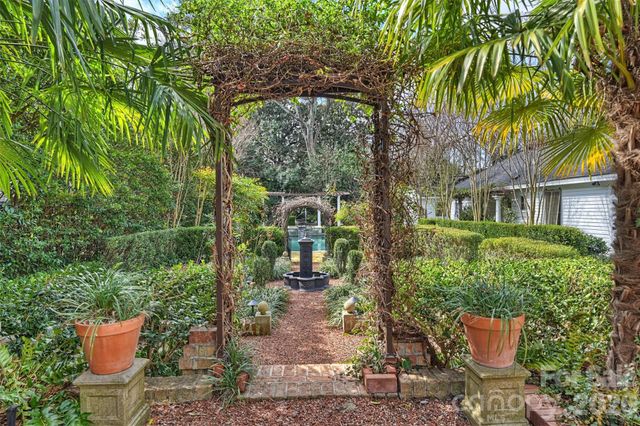 1136 Queens Road, Charlotte, NC 28207