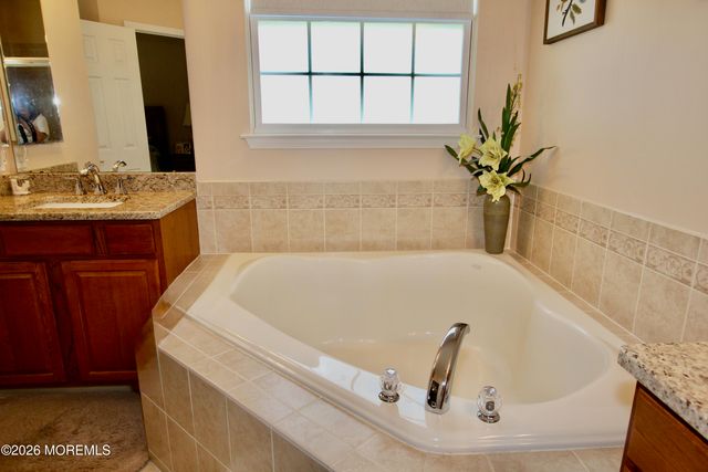 84 Marlow Drive, Jackson, NJ 08527