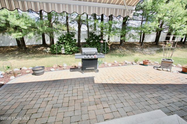 84 Marlow Drive, Jackson, NJ 08527