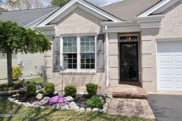 84 Marlow Drive, Jackson, NJ 08527