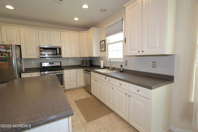 84 Marlow Drive, Jackson, NJ 08527