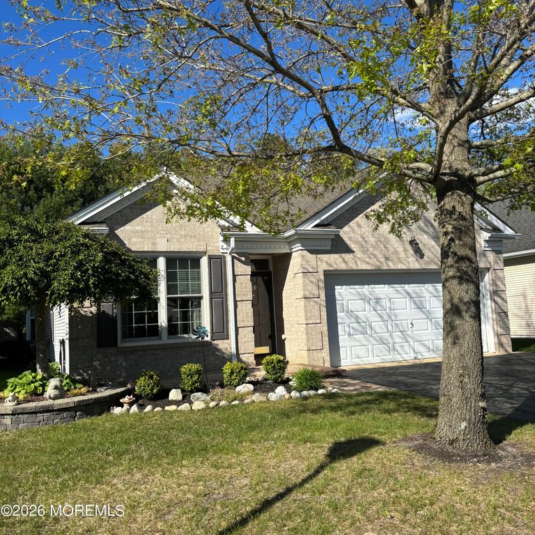 84 Marlow Drive, Jackson, NJ 08527