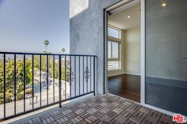 155 S Oxford Avenue 506, Los Angeles, CA 90004
