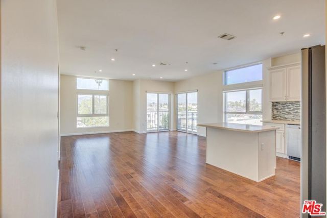 155 S Oxford Avenue 506, Los Angeles, CA 90004