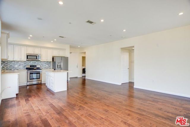 155 S Oxford Avenue 506, Los Angeles, CA 90004