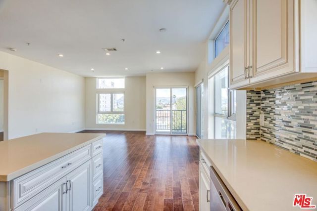 155 S Oxford Avenue 506, Los Angeles, CA 90004