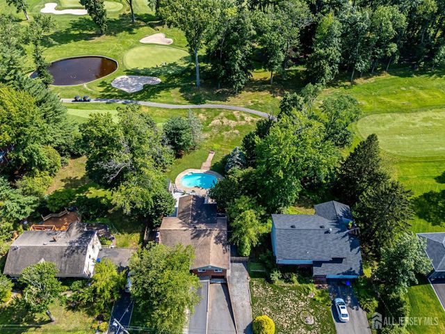 41 W Calvert Avenue, Edison, NJ 08820