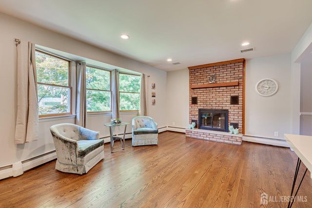 41 W Calvert Avenue, Edison, NJ 08820