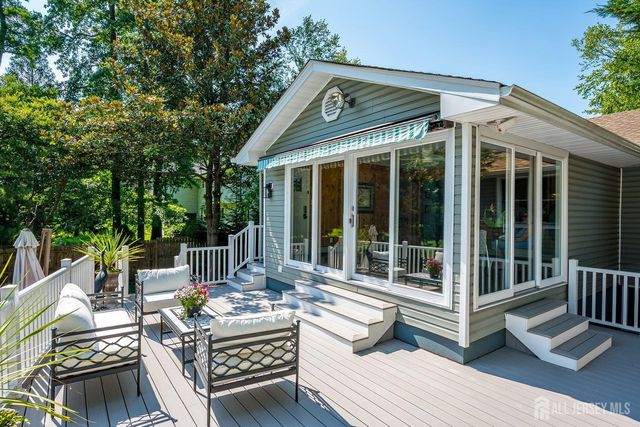 41 W Calvert Avenue, Edison, NJ 08820