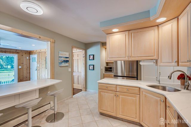 41 W Calvert Avenue, Edison, NJ 08820