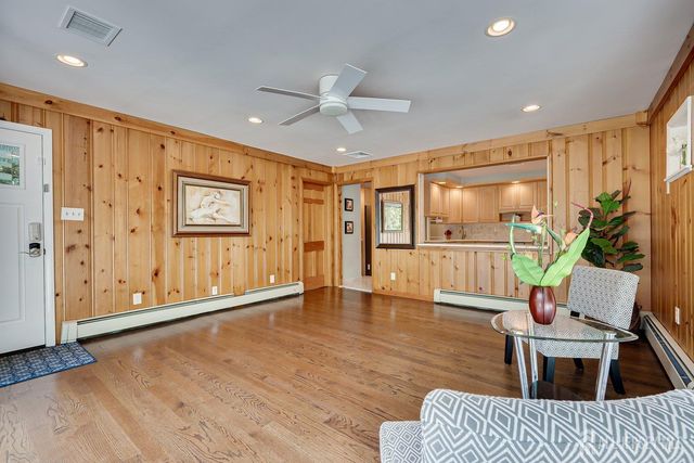 41 W Calvert Avenue, Edison, NJ 08820