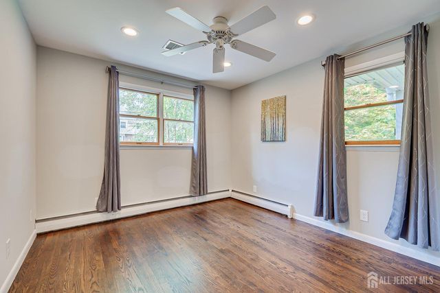 41 W Calvert Avenue, Edison, NJ 08820