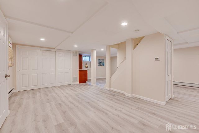 41 W Calvert Avenue, Edison, NJ 08820